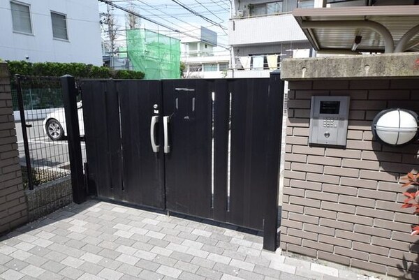 エントランス(★オートロックも付いています★)