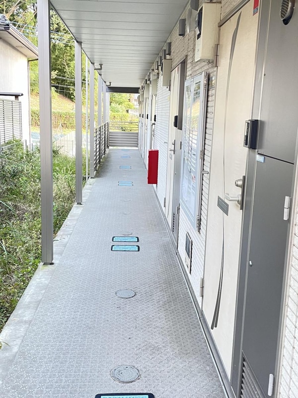 エントランス(駐車場)