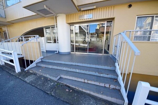 エントランス(★お部屋探しは株式会社タウンハウジング東京まで★)