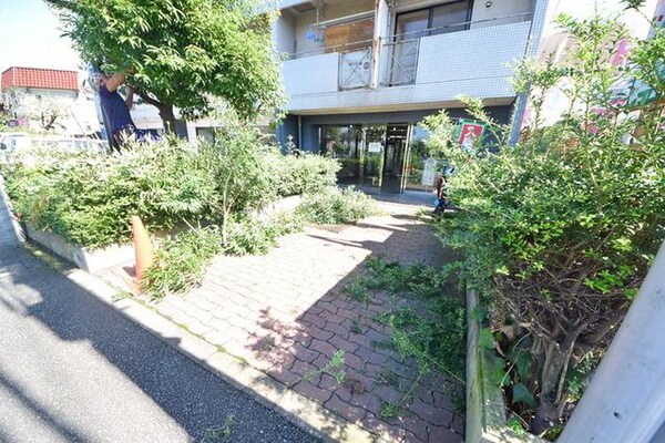 エントランス(★お部屋探しは、タウンハウジング多摩センター店へ★)