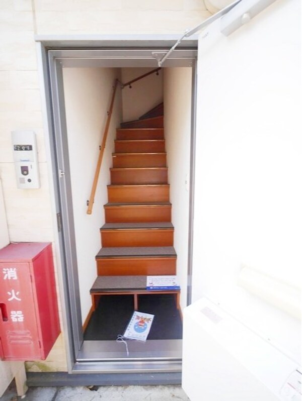 玄関(★お部屋探しはタウンハウジング高幡不動店まで★)