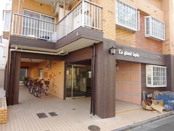 エントランス(★お部屋探しは、タウンハウジング多摩センター店へ★)