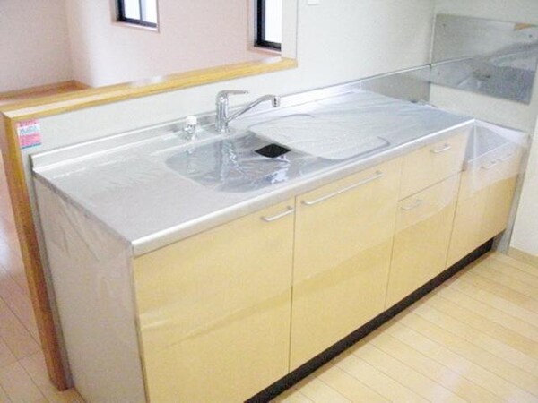 キッチン(★２口ガスコンロ設置可キッチン、シンクも大きいですね★)