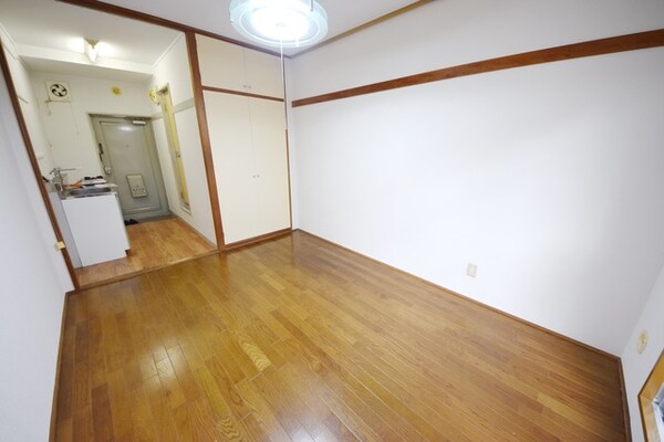 リビング・居室(★お部屋探しは株式会社タウンハウジング東京まで★)