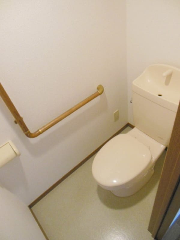 トイレ(★手すりのあるトイレが優しいです★)