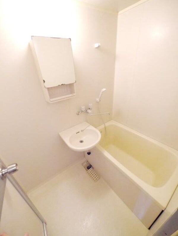 バス／シャワールーム等(★お部屋探しは株式会社タウンハウジング東京まで★)
