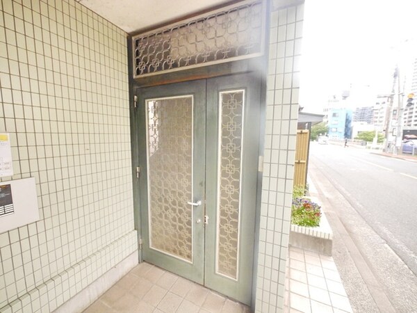 エントランス(★お問い合わせはタウンハウジング聖蹟桜ヶ丘店まで★)