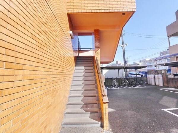 エントランス(★お部屋探しは、タウンハウジング多摩センター店へ★)