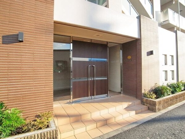 エントランス(★お部屋探しは株式会社タウンハウジング東京まで★)