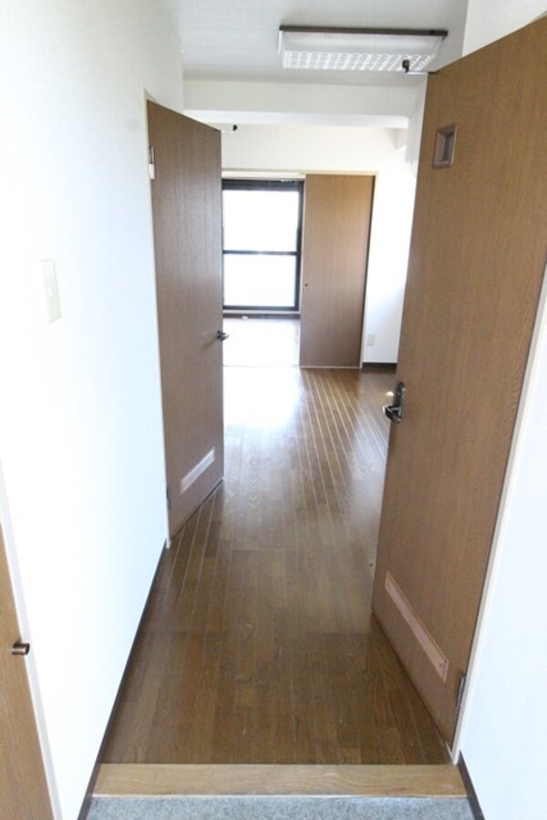 玄関(★お部屋探しは株式会社タウンハウジング東京まで★)
