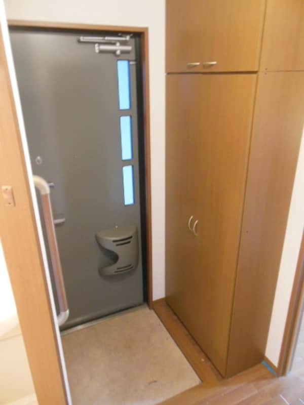 玄関(★お部屋探しは株式会社タウンハウジング東京まで★)