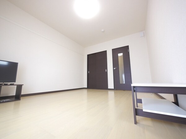 リビング・居室(★8帖のフローリングのお部屋です★)