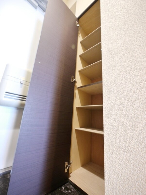 設備(★たくさん入りそうなシューズボックス★)