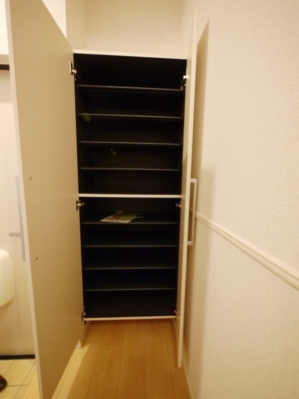 設備(★収納がある為、玄関をスッキリさせられます★)