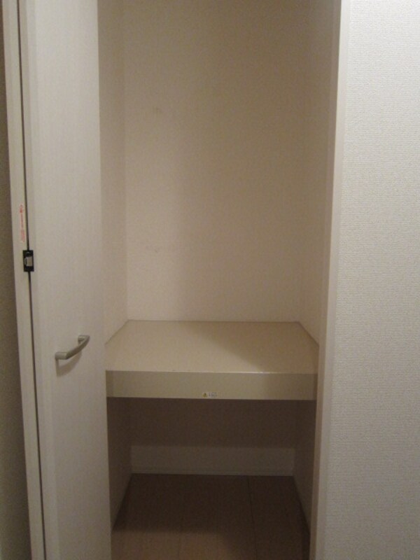 その他(★玄関ホールの収納です★)