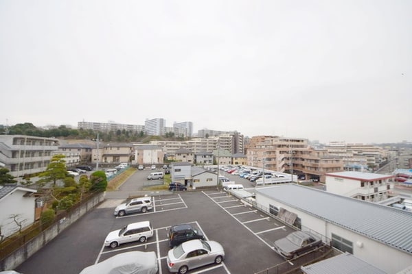 駐車場(～敷地内駐車場もスペースありますよ～)