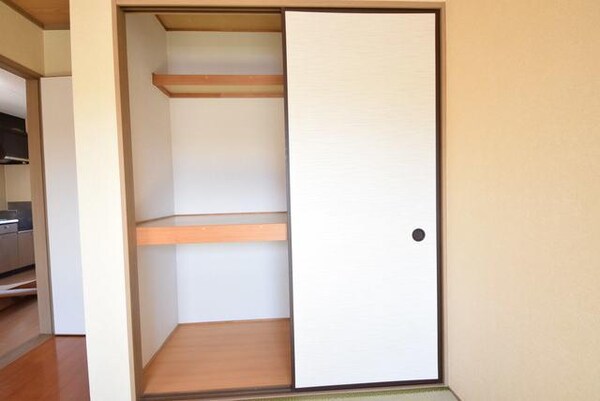 設備(収納付き)