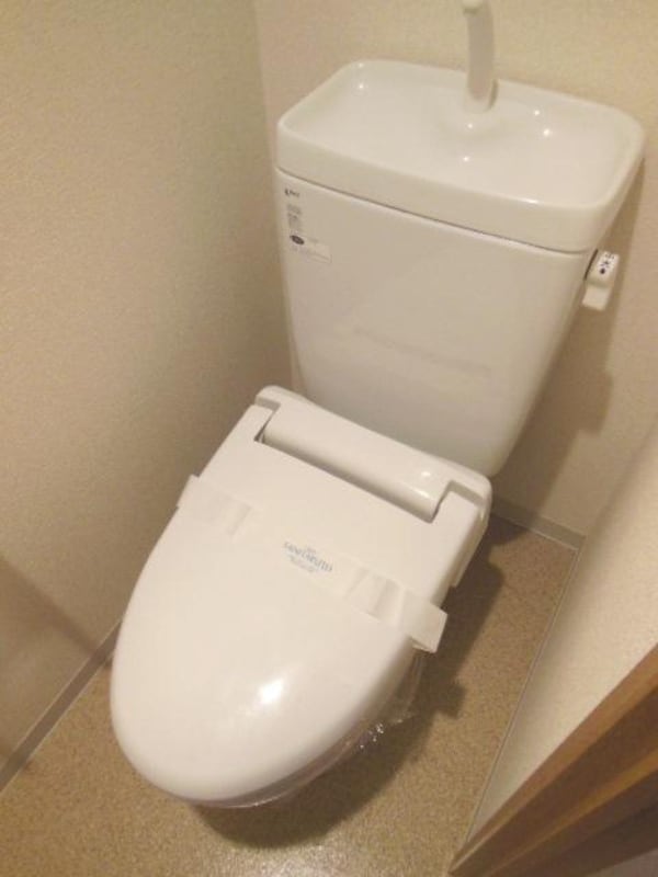 トイレ(暖房便座で寒い時期も安心して座れます！)