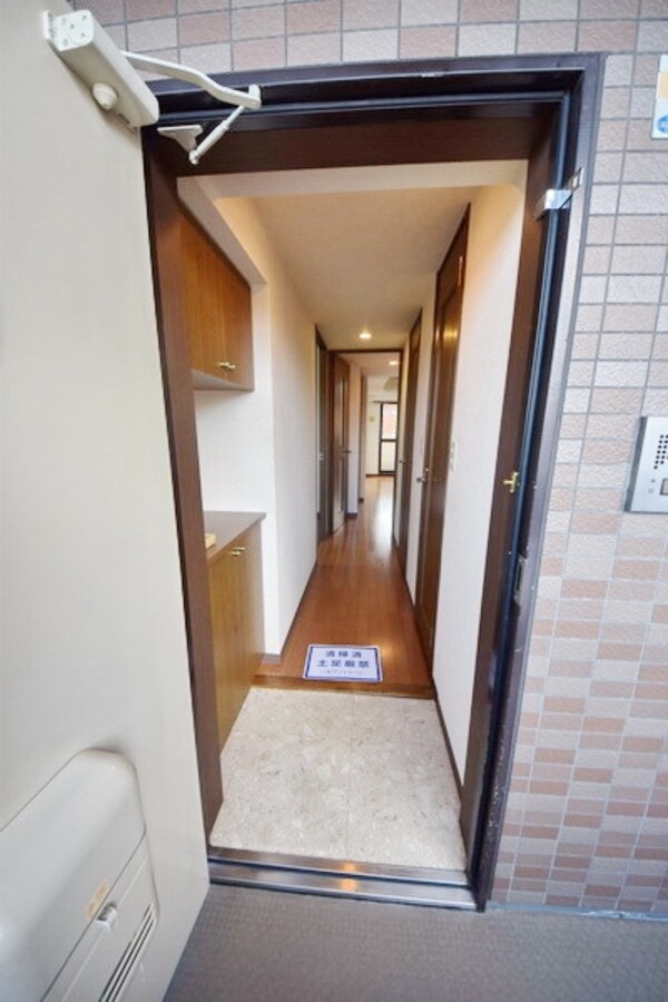 玄関(★お部屋探しはタウンハウジング高幡不動店まで★)