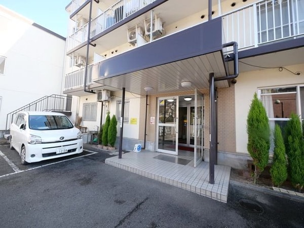 エントランス(★お部屋探しはタウンハウジング高幡不動店まで★)