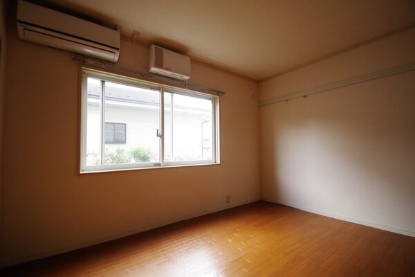 寝室(★人気のフローリングのお部屋★)