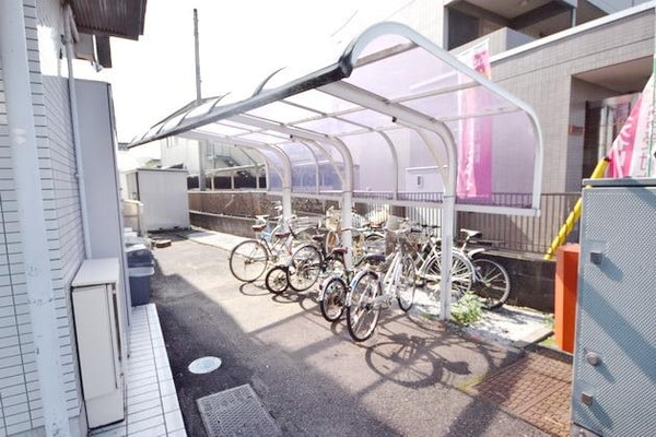 共有部分(～あると嬉しい屋根付きの駐輪場～)