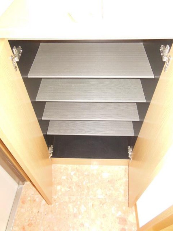 玄関(★お部屋探しは、タウンハウジング多摩センター店へ★)