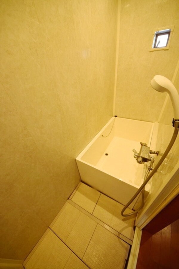 バス／シャワールーム等(★窓付きお風呂です★)