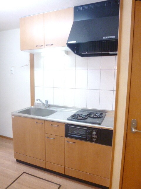 物件内観写真5　(★二口システムキッチンで料理も楽しいです★)