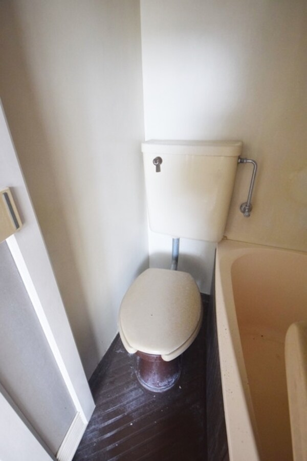 トイレ(別号室参考写真)