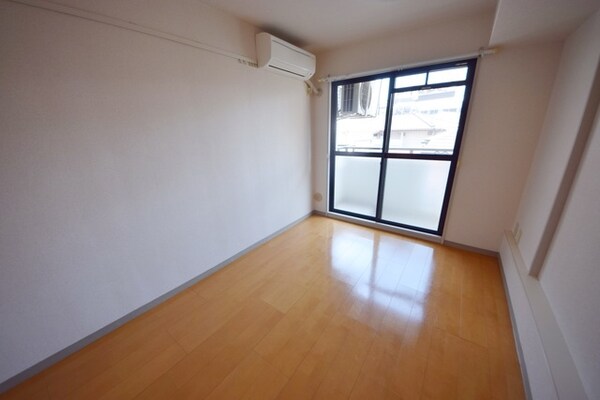 リビング・居室(同建物別号室別タイプ参考写真です)