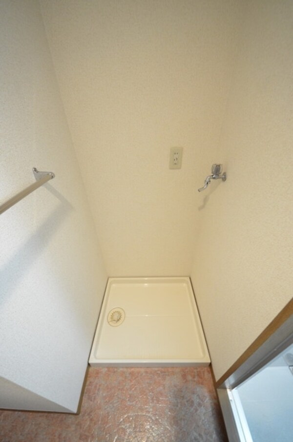 洗面(♪あると何だか安心な洗濯機バン♪)