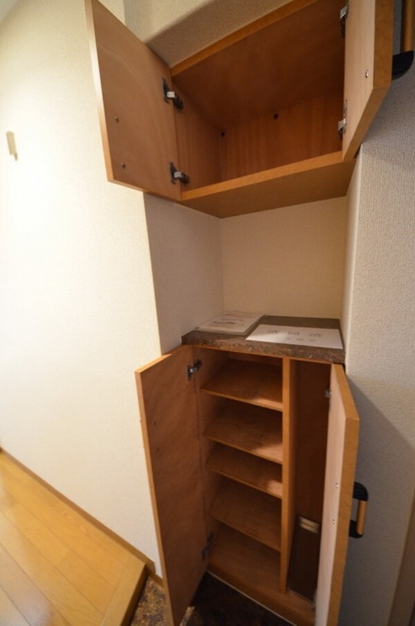 設備(♪鍵置場に程好い高さのシューズＢＯＸ♪)