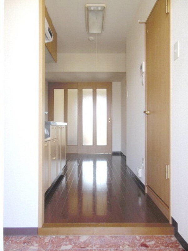 リビング・居室(★玄関を開けると生活空間が★)