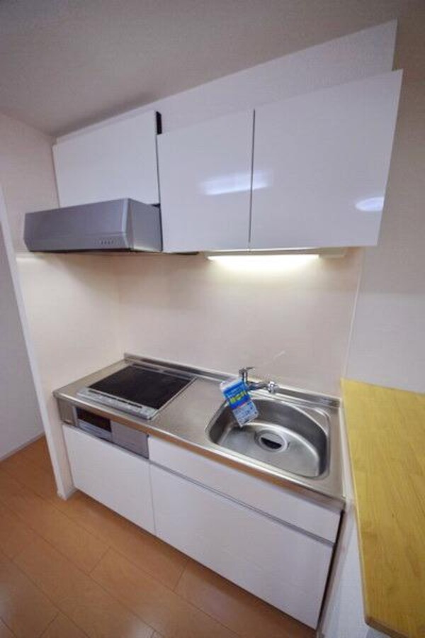 キッチン(★３口グリル付のシステムキッチンです★)