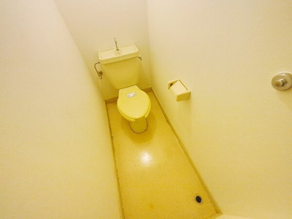 トイレ(別号室参考写真)