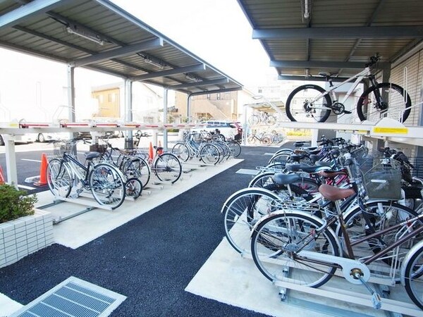 共有部分(♪敷地内屋根付き駐輪場♪)