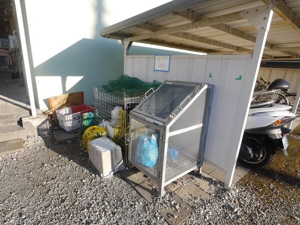 共有部分(ゴミ置き場)