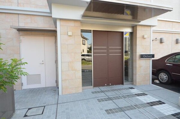 エントランス(★お部屋探しは株式会社タウンハウジング東京まで★)