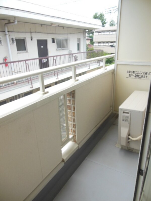 バルコニー(★バルコニー★たくさん洗濯物を干せそうですね★)