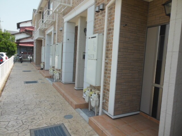 エントランス(～玄関は１階になります～)