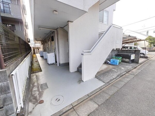 エントランス(★お問い合わせはタウンハウジング多摩センター店まで★)