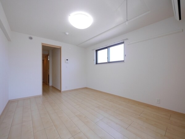 その他室内・内装(★ゆったり7.6帖の洋室★)