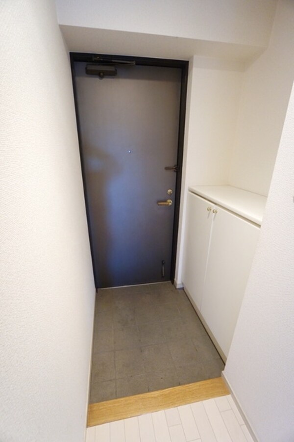 玄関(※別部屋参考写真です)