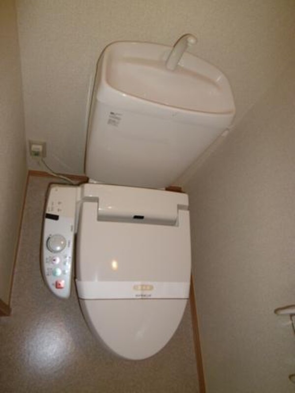 トイレ(ウォシュレット付き)