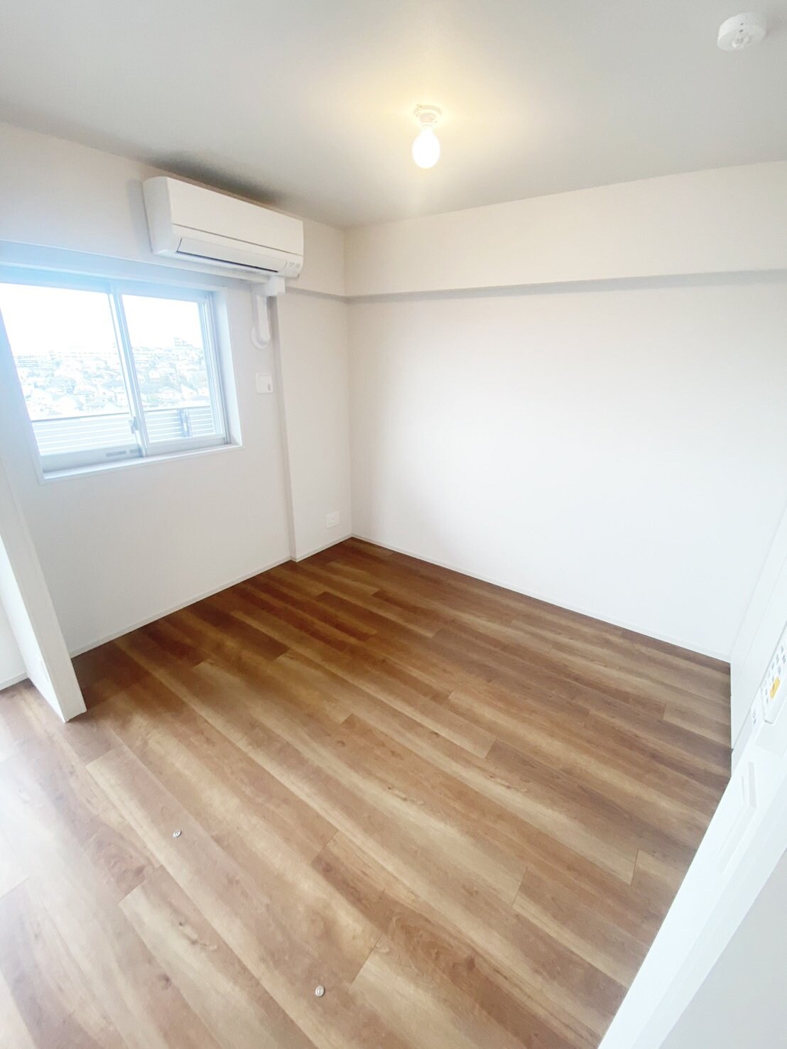 物件内観写真8　(リビング/居室)