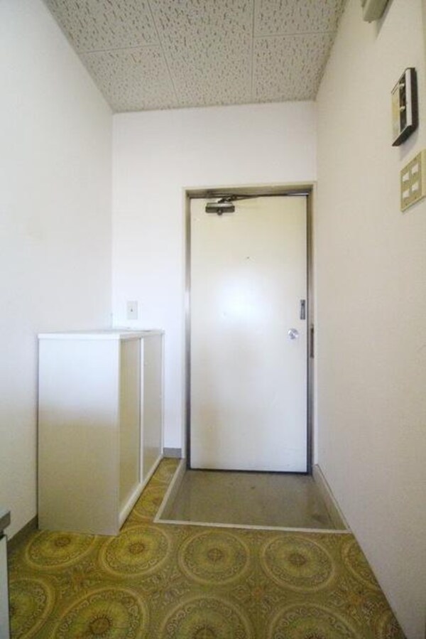 玄関(※別部屋参考写真です)