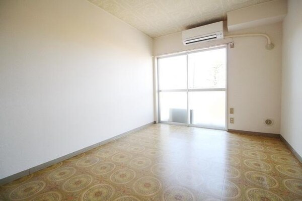 寝室(※別部屋参考写真です)