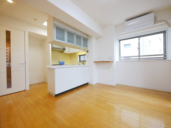 リビング・居室(※別部屋参考写真です)