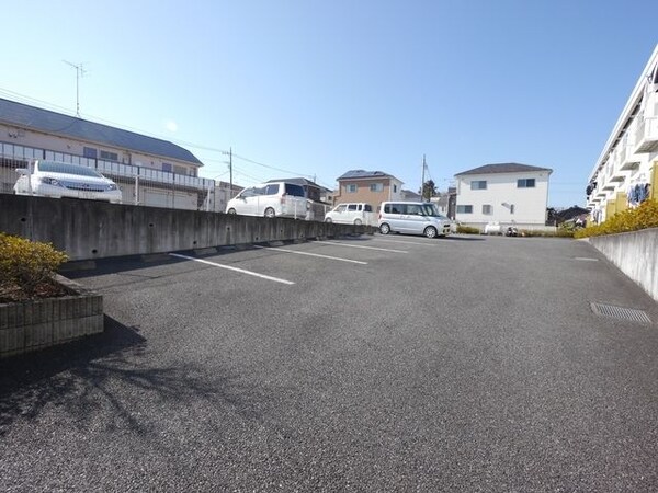 駐車場(★敷地内に駐車場あります★)